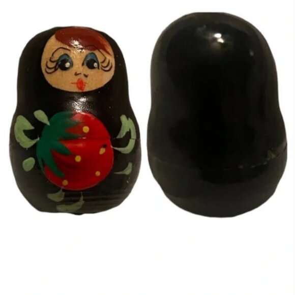 EUC 5-Piece Set Nesting Dolls with Strawberry Design (BN8-104) - Picture 8 of 14